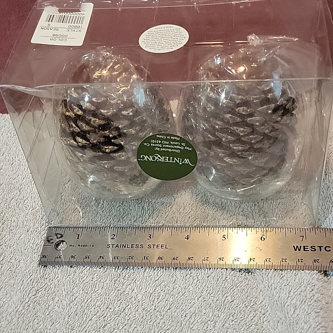 UNUSED WINTERSONG™ PINE CONE CANDLE, APP. 4 IN X 2 1/2 IN,
