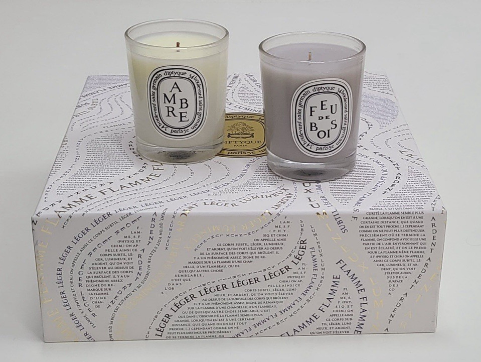 Diptyque Set of 2 Scented Candles with Carousel Feu de Bois & Ambre Limited Edit