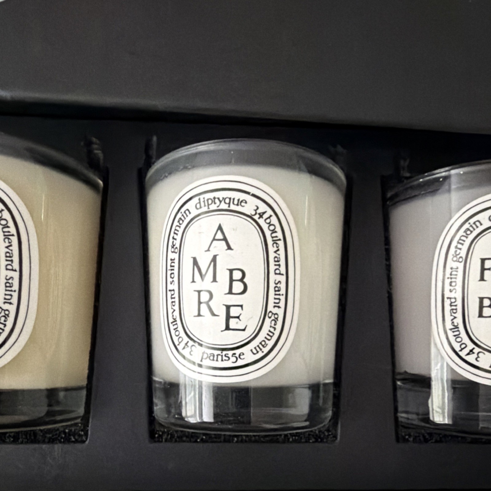 diptyque Set of 5 Mini Scented Candles Baies Roses 34 Ambre Feu de Bois
