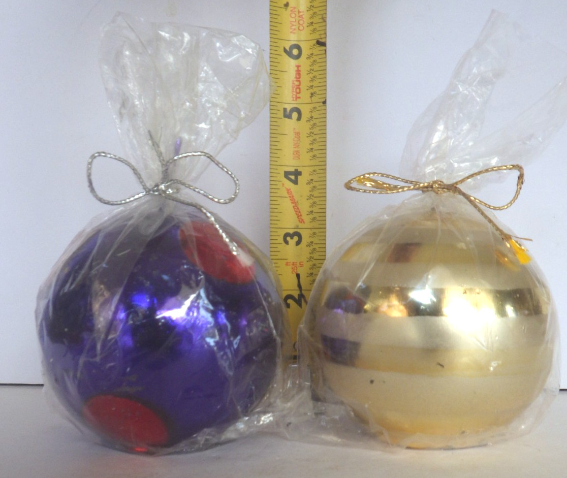 Crate & Barrel 3 1/2″ Christmas Ball Candles Set of 2 New Made in Italy