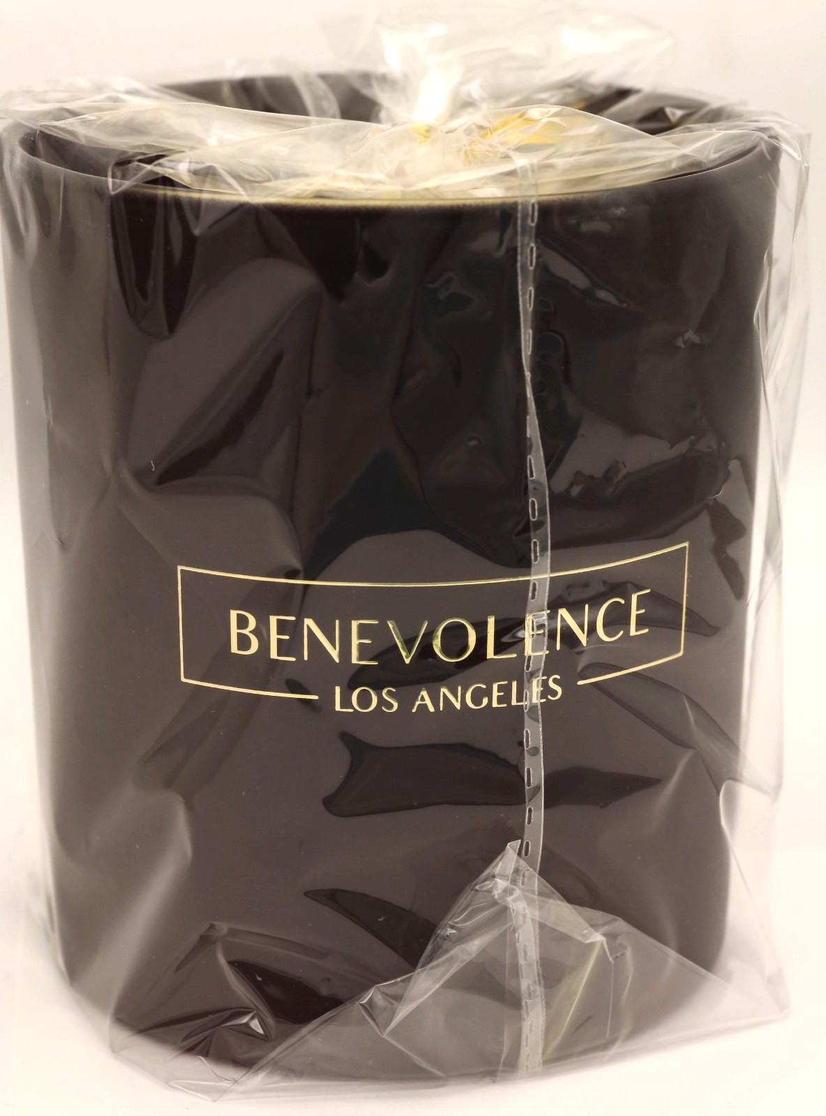 Benevolence Los Angeles Rose & Sandalwood Soy Candle 220g NIB Matte Black
