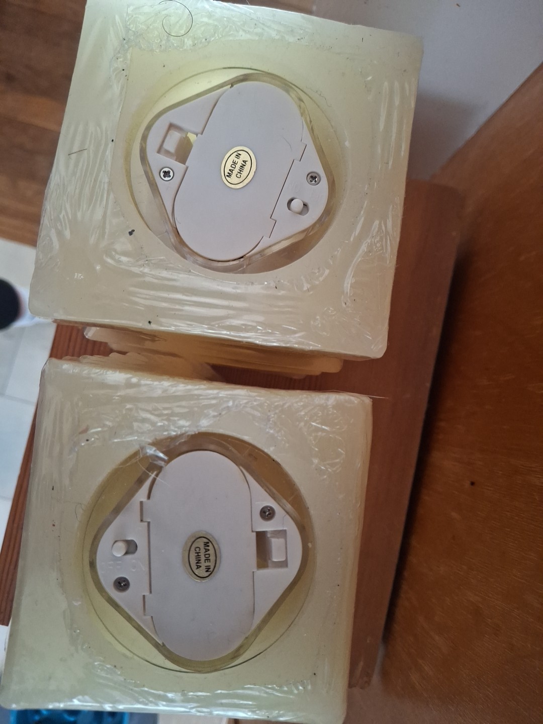 2 Flameless Candles New Yellow/Butter 6″x4″ Vanilla Scented Modern Abstract