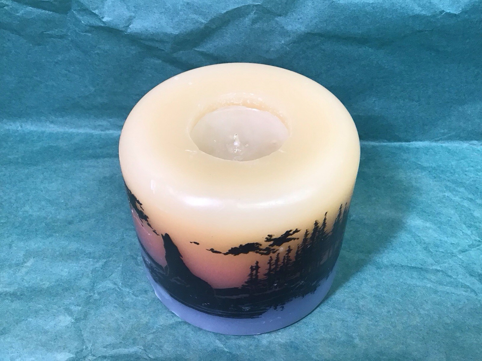Vintage 90s EARTHSCAPE Wolf GLOWING CANDLE Northwest Mountain Forest Scene 1997