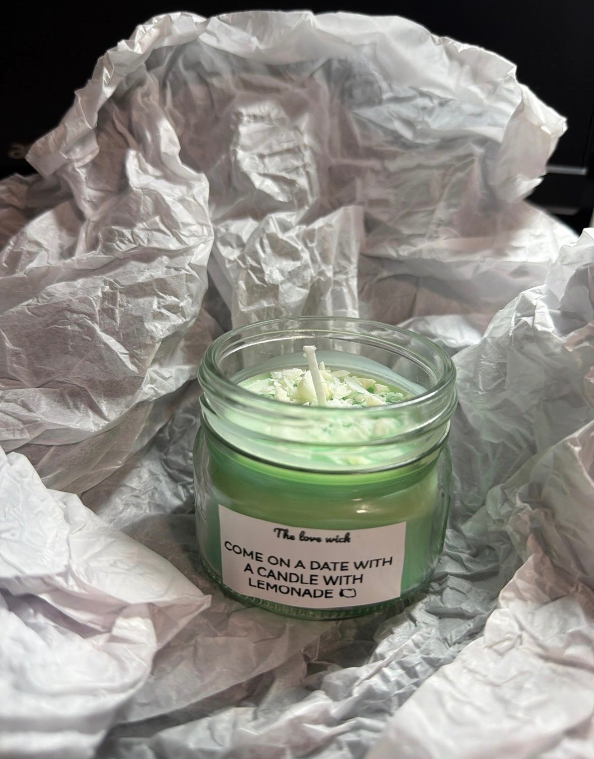 Come on a date with a candle with lemonade