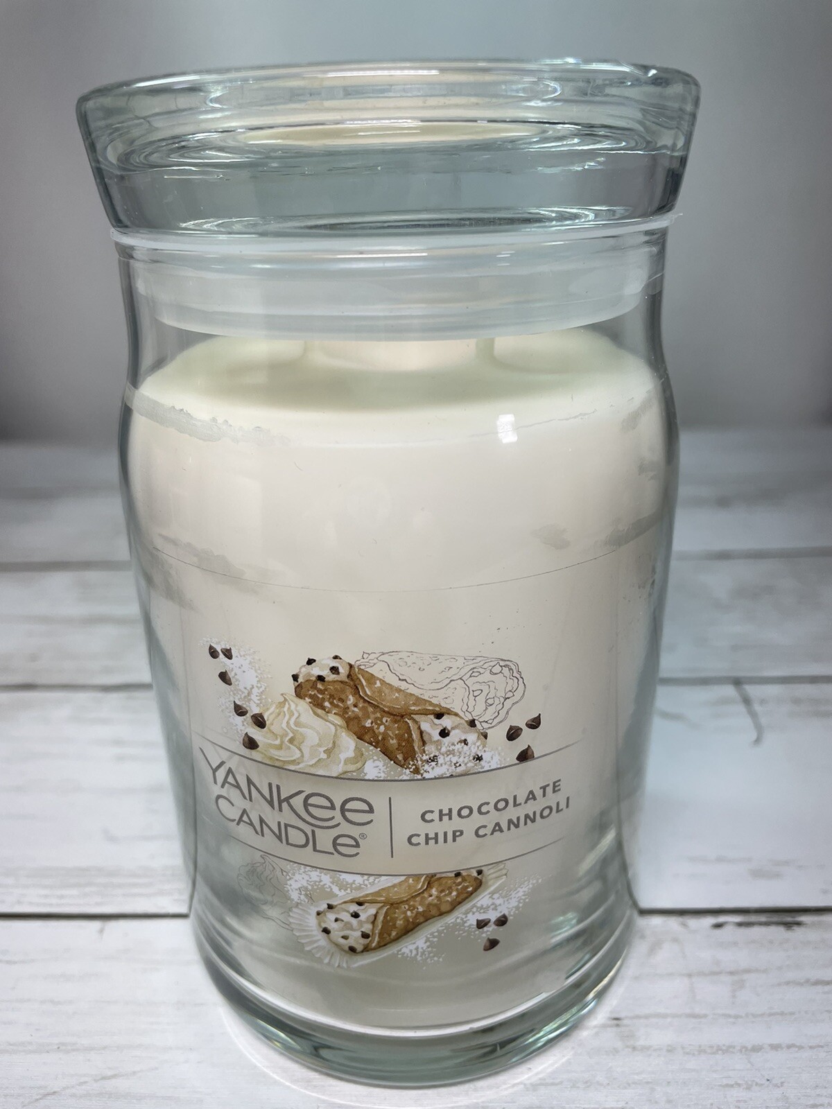 Yankee Candle – Large 20 oz Double Wick Jar Candle – Chocolate Chip Cannoli