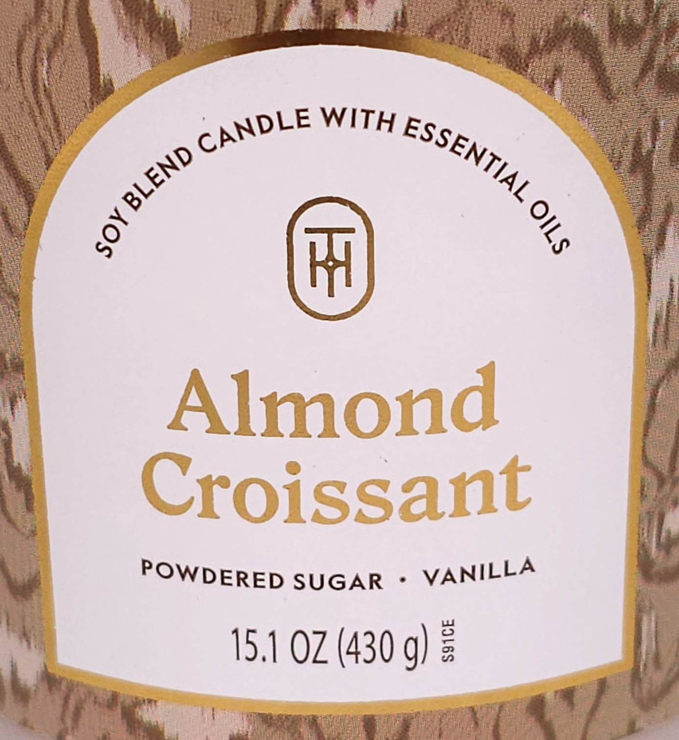 Threshold Almond Croissant Scented 2-Wick Glass Jar Candle Large 15.1 oz Retired