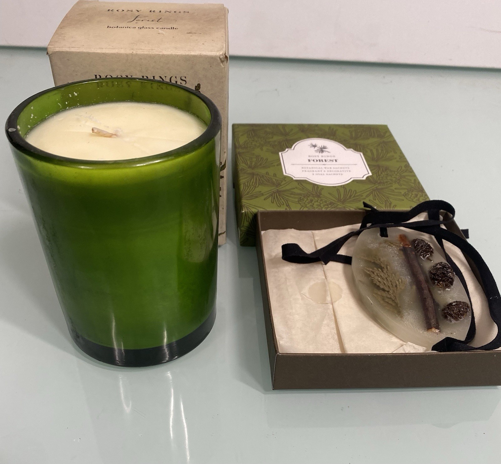 Rosy Ring Forest Botanical 85 Hr Candle & 2 Rosy Ring Forest Oval Sachets