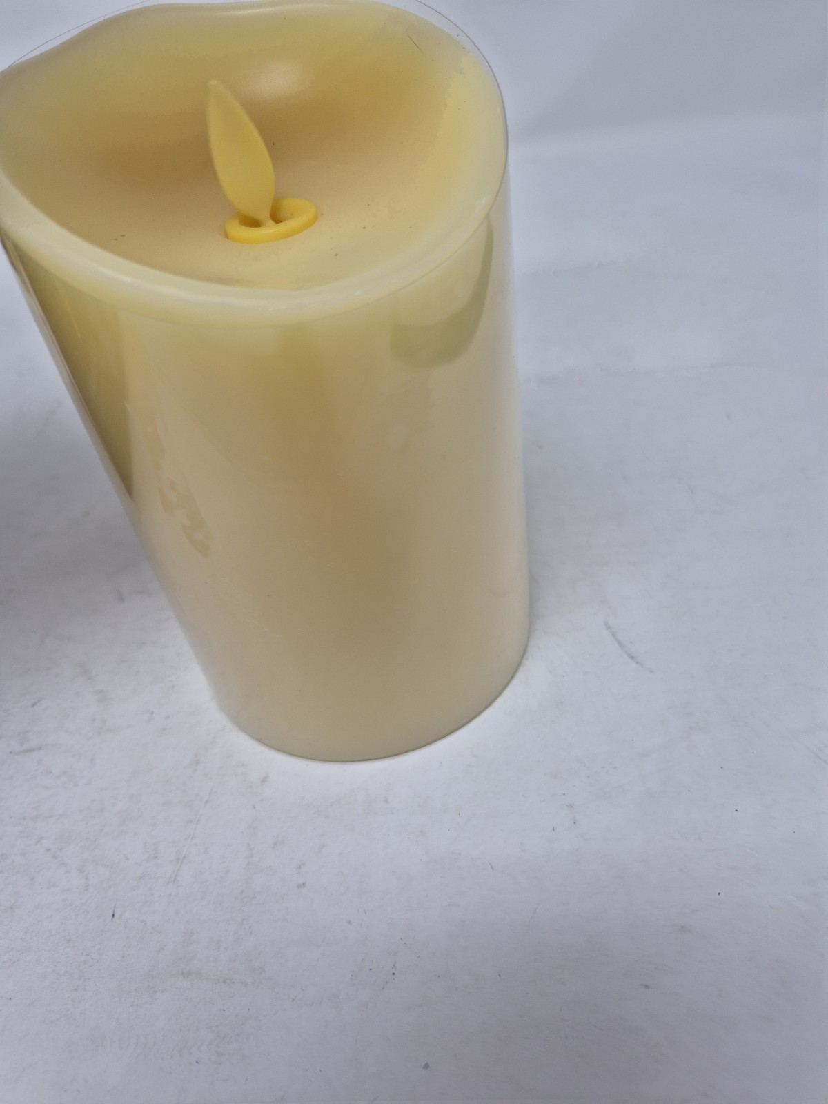 Luminara Flicker Flameless Candle Vanilla Scented Wax Pillar Timer-Very Good.