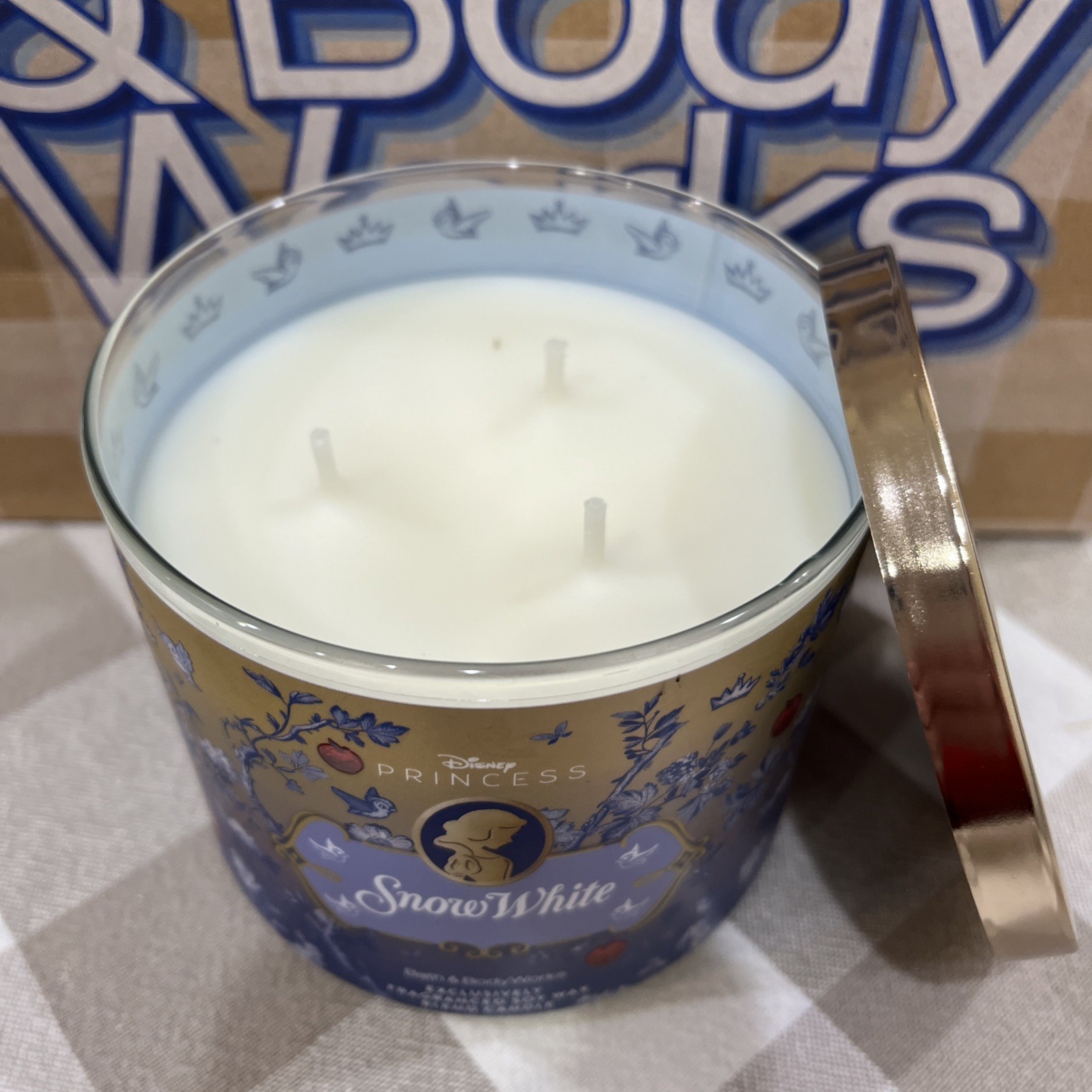 Bath & Body Works DISNEY PRINCESS🏰🍎 SNOW WHITE 3 Wick SCENTED Candle 25-45 Hrs