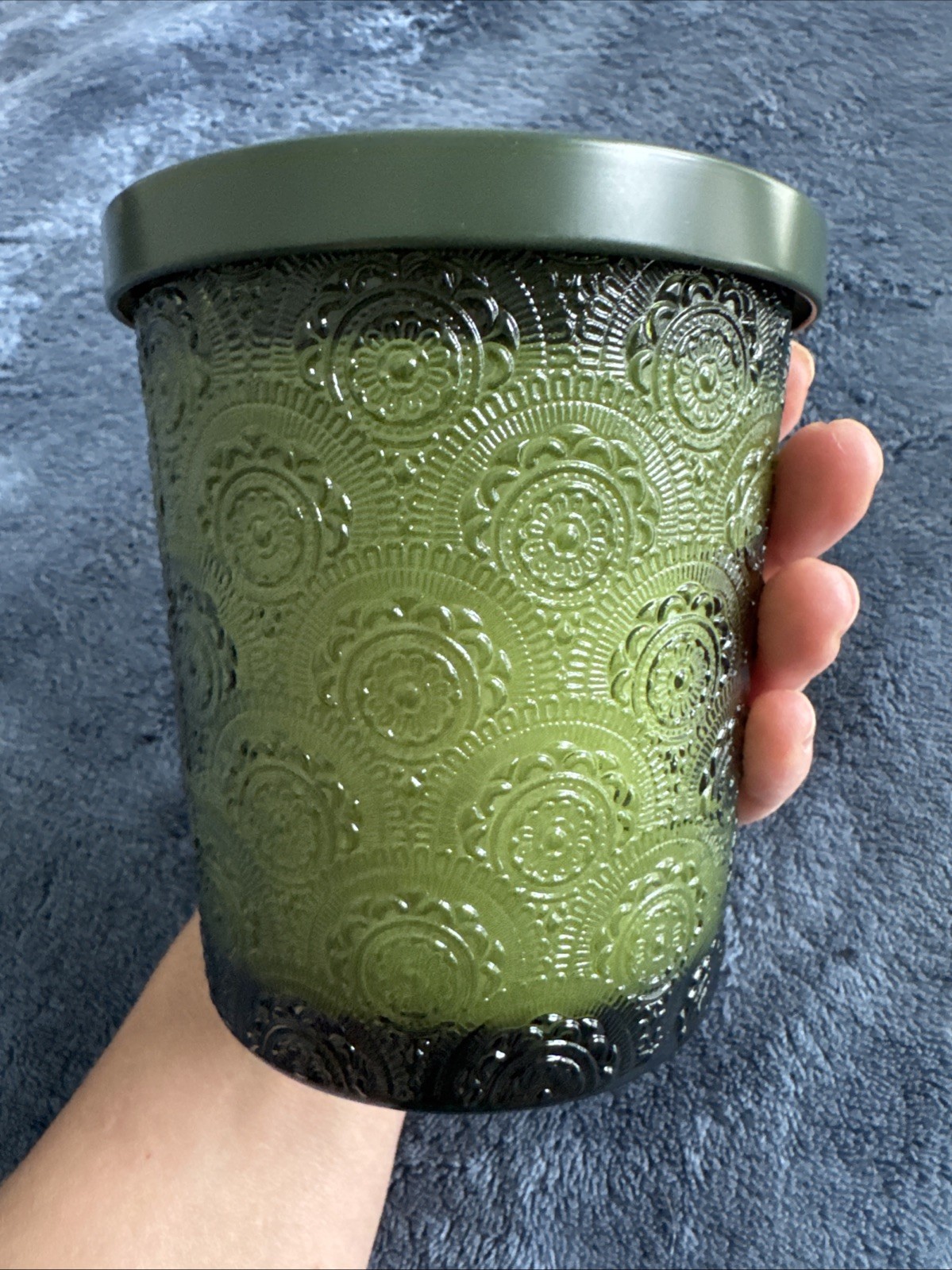 NEWBellevue Candle Forest Fern & Rainwater Embossed Green Soy Wick 12 Oz