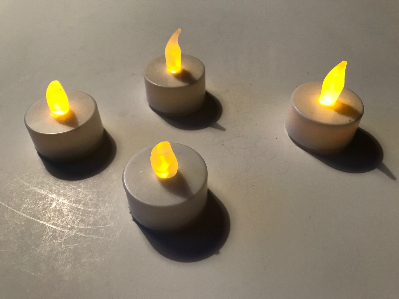 4 LED Tea Lights incl. CR2032 Battery | 4 LED Tealights incl. CR2032 Battery