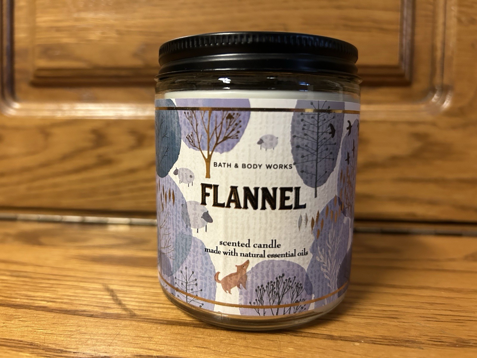 Bath & Body Works Flannel Single Wick 7 oz./198 g Scented Candle Made in Canada