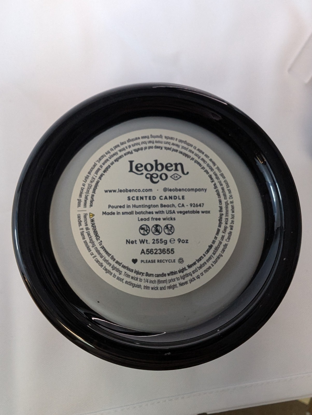 Leoben Amber Bergamot 9 Oz Soy Wax Blend Candle Unused Open Box w/ Lid