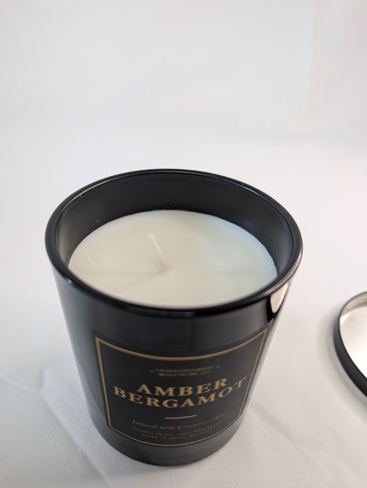Leoben Amber Bergamot 9 Oz Soy Wax Blend Candle Unused Open Box w/ Lid