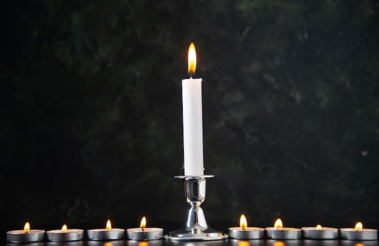 Bulk Mini Tea Lights – 50 Unscented White Travel Candles for Shabbat