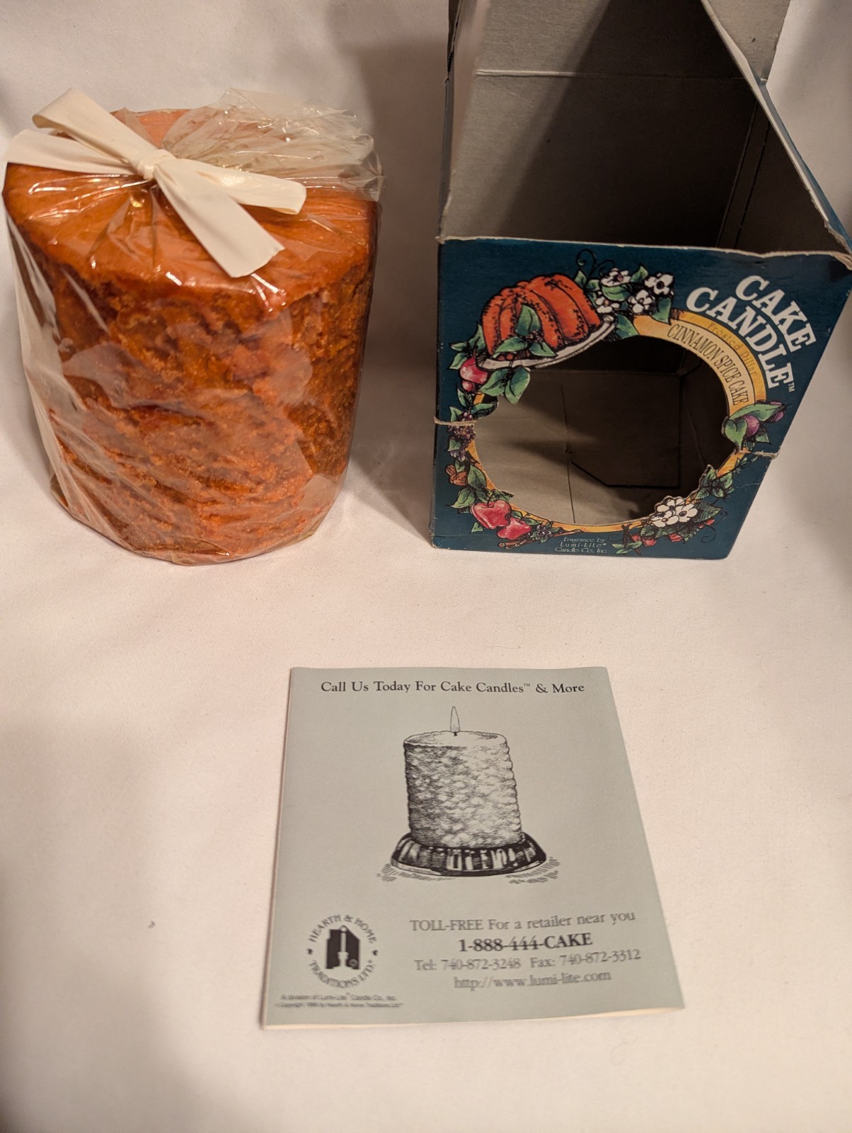 NIP vintage Cinnamon Spice cake candle, Lumi-Lite, Hearth & Home Traditions Ltd.
