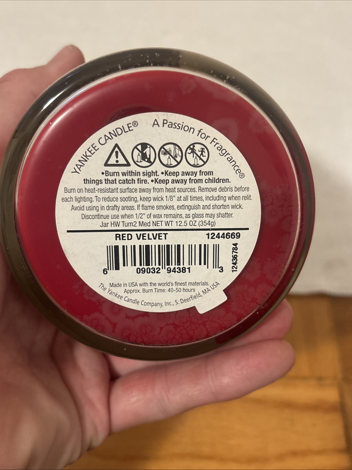 Yankee Candle Red Velvet Large Jar – Classic Label – NEW 12.5Oz FREE SHIP