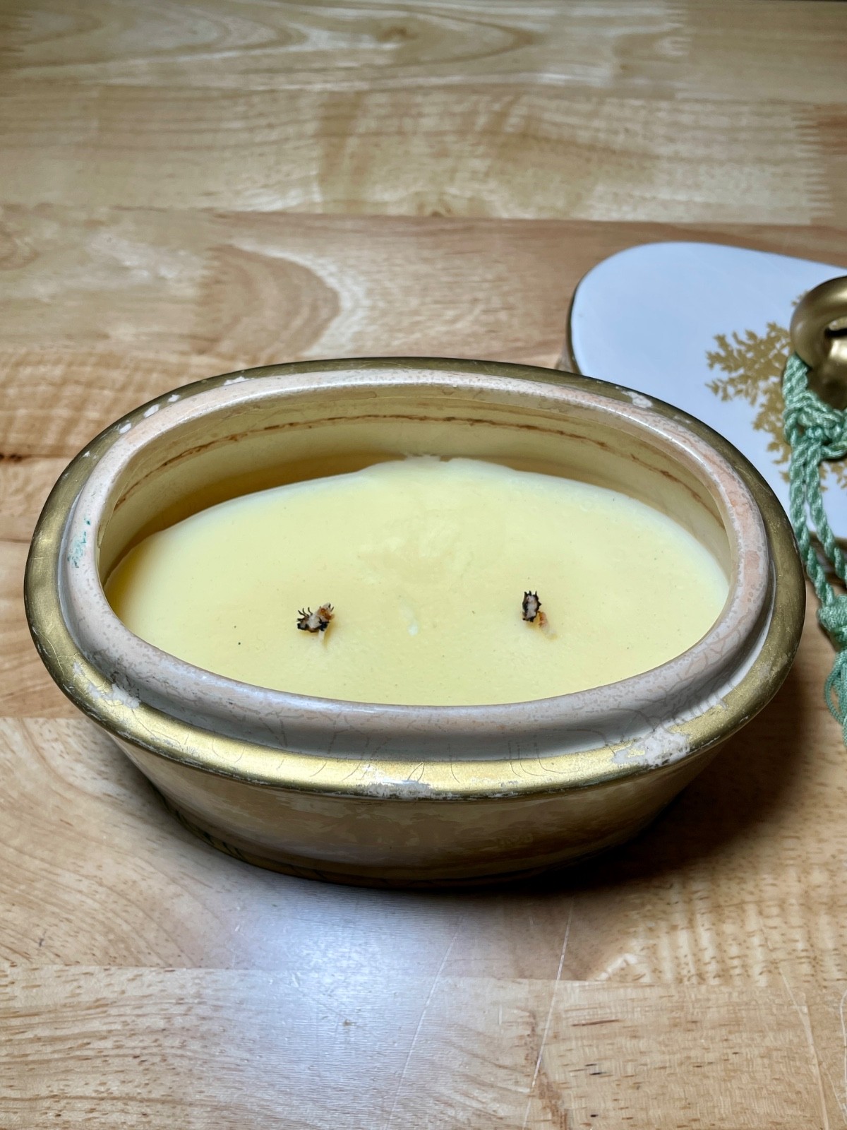Seda France Malaysian Bamboo Porcelain Candle Holder w/ Lid & Tassel 20oz