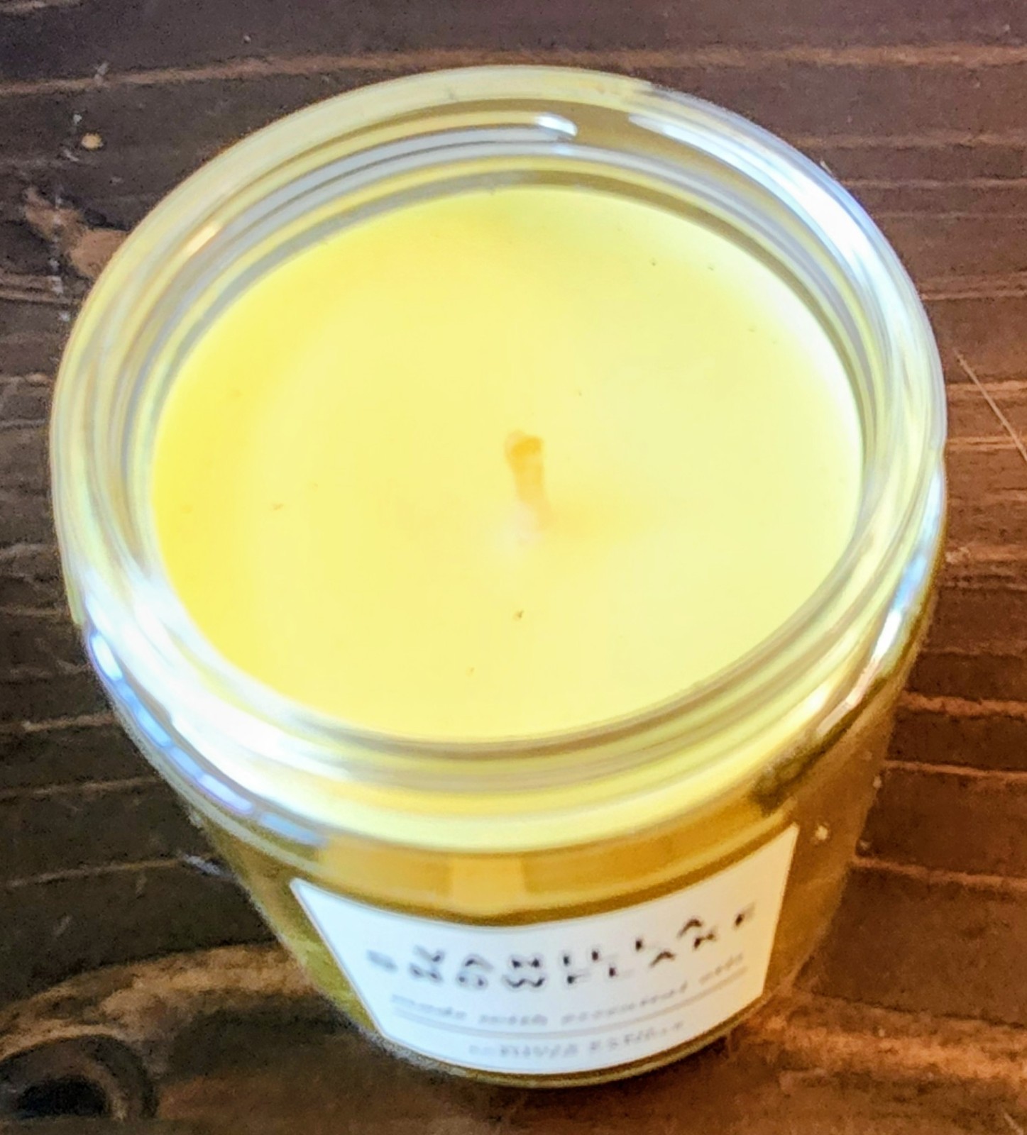 Brand New! Bath & Body Works Vanilla Snowflake Scented Essential Oils Candle 7oz