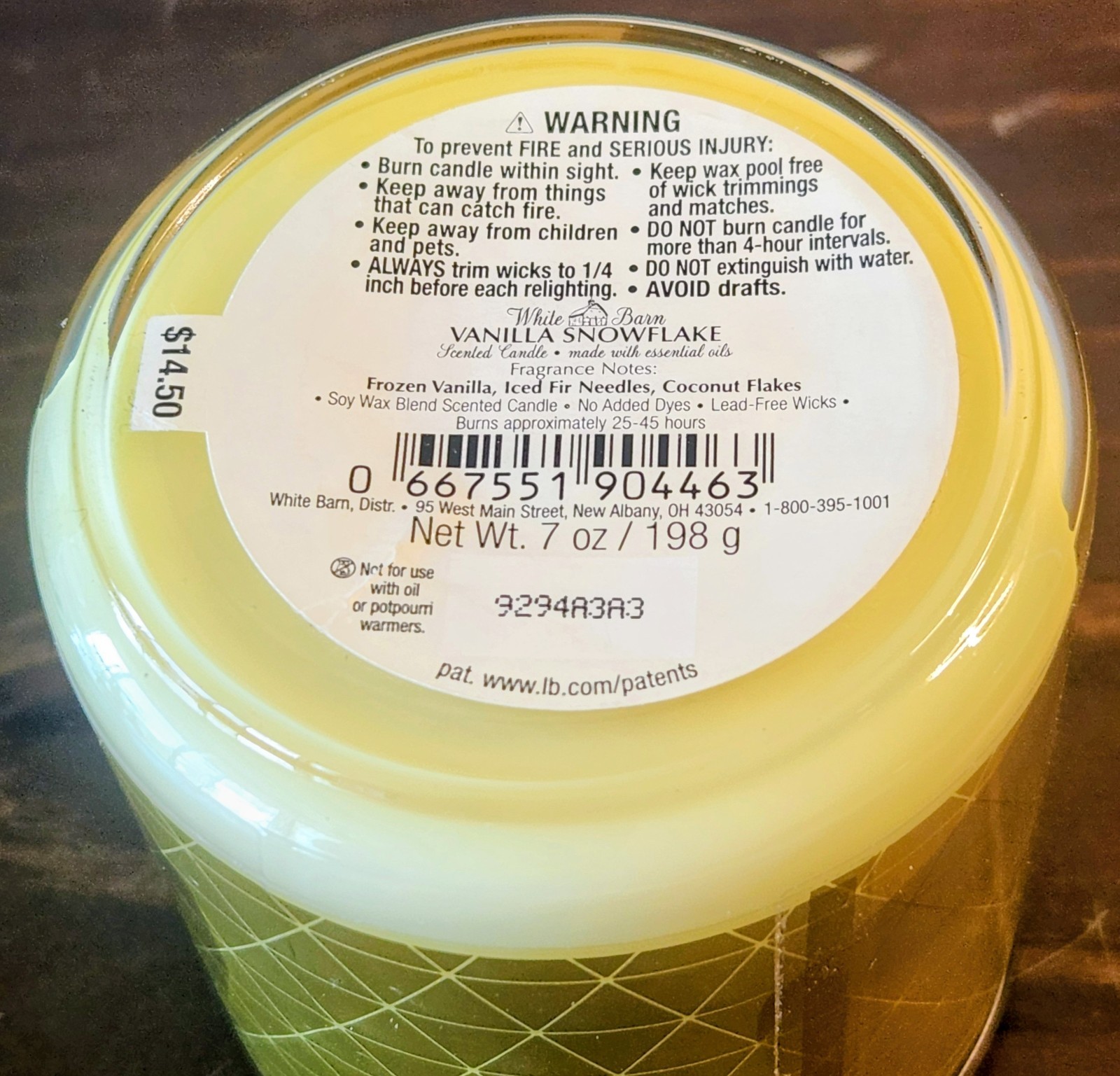 Brand New! Bath & Body Works Vanilla Snowflake Scented Essential Oils Candle 7oz