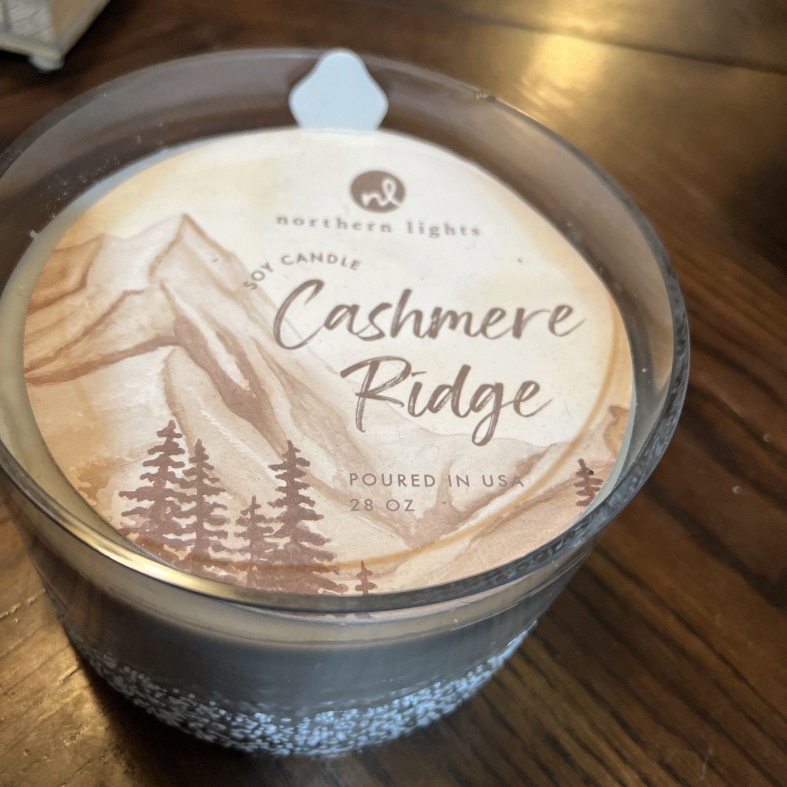Northern Lights “Cashmere Ridge” Fine Fragranced 28 oz Glass Candle-80 hours Soy