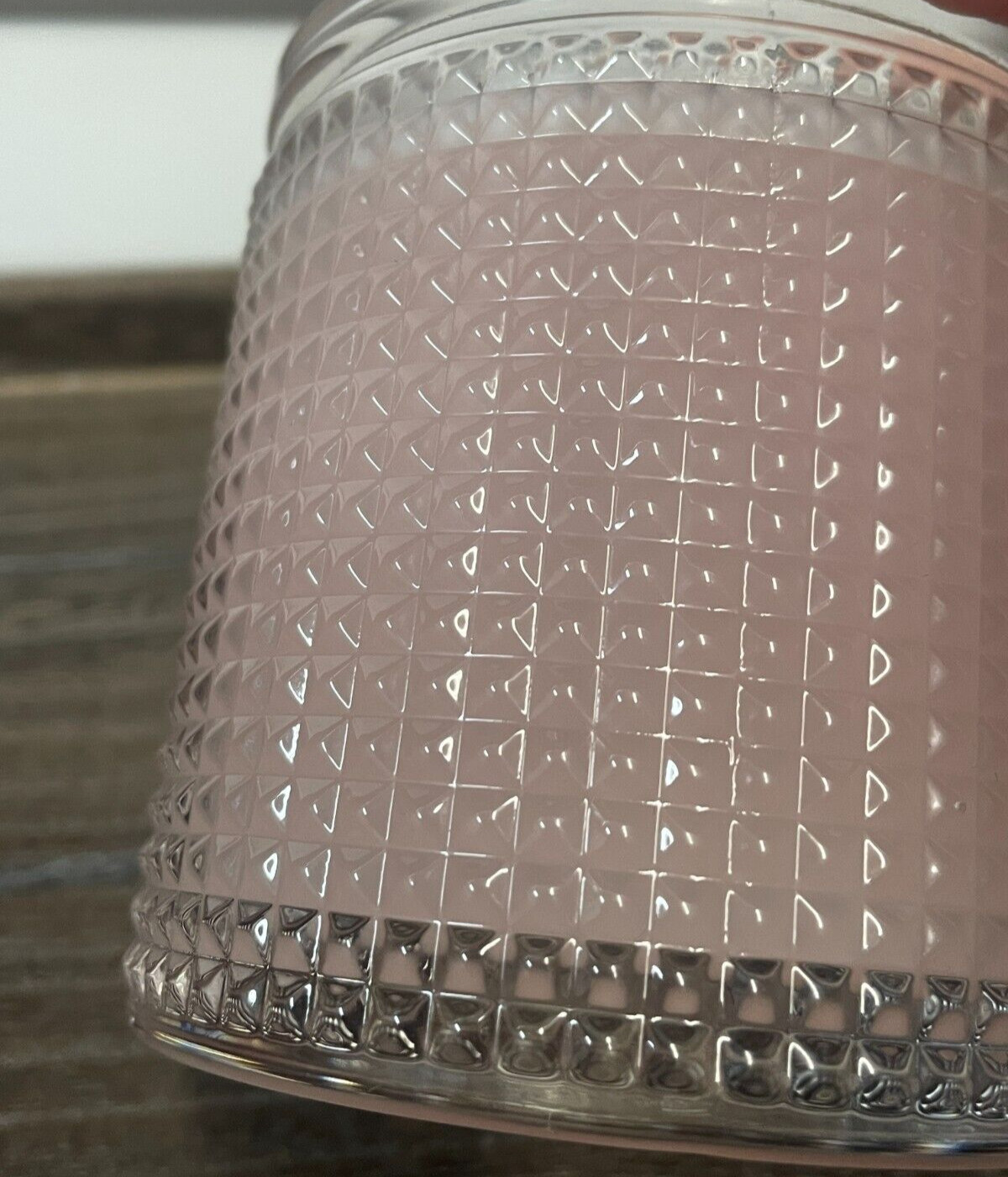 New Aromatique Santalum Blooms Textured Jar Candle 5.5oz Rare