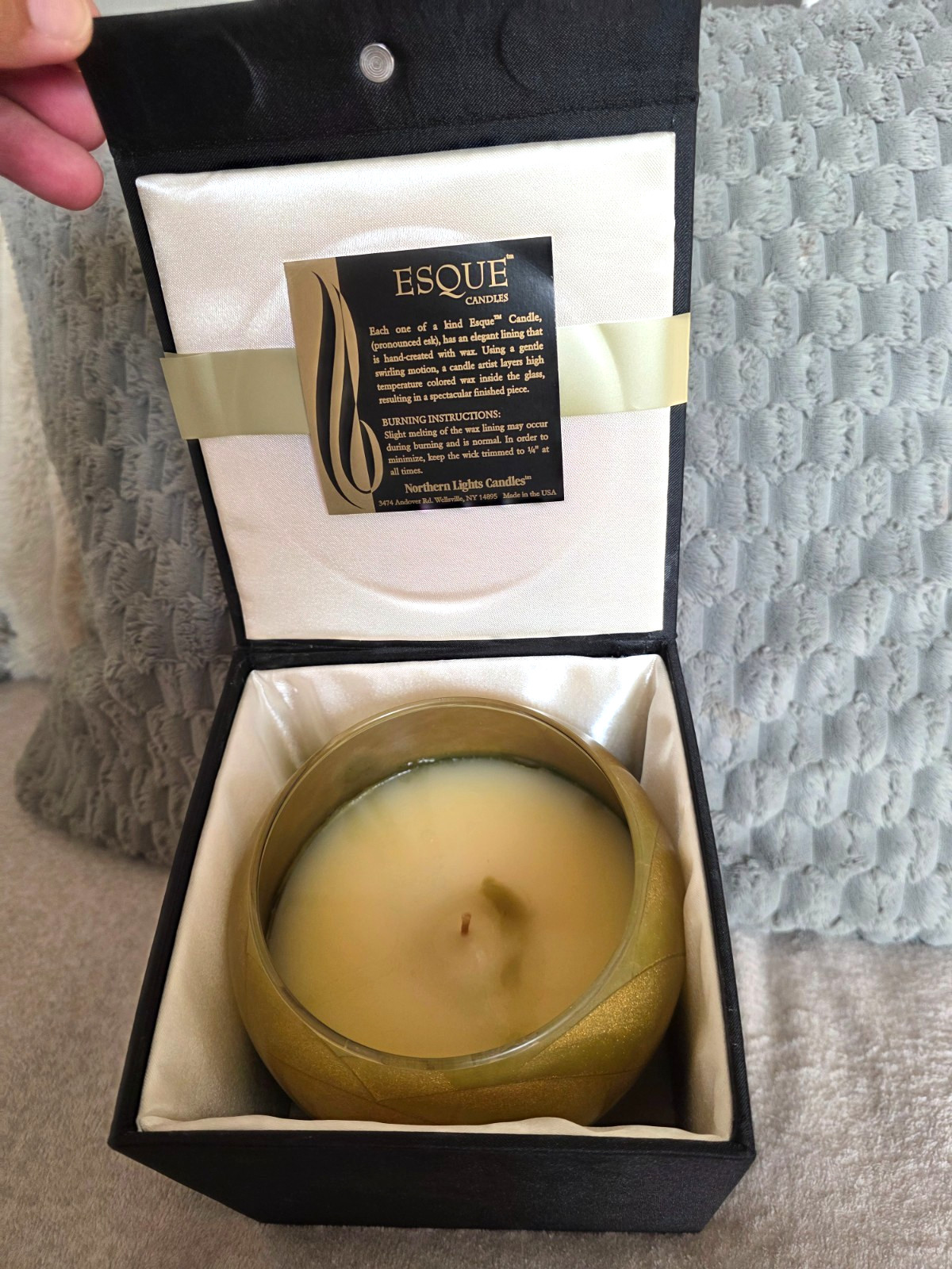 Northern Lights ESQUE Scented Candle in Shimmer Glass Globe 4″ In.