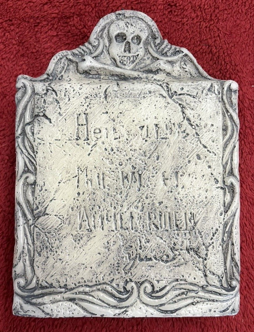 Large Vtg Halloween Tombstone Candle Skull & Bones Gothic Gray Wax Decor 8″ New