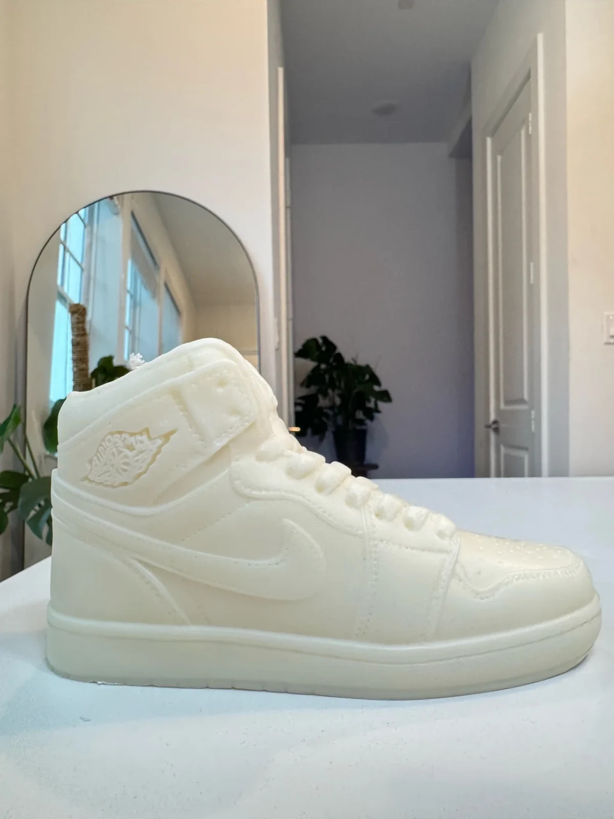 SUPER COOL Nike Air Jordan Sneaker Shoe fragrance Candle white Sneaker head Gift