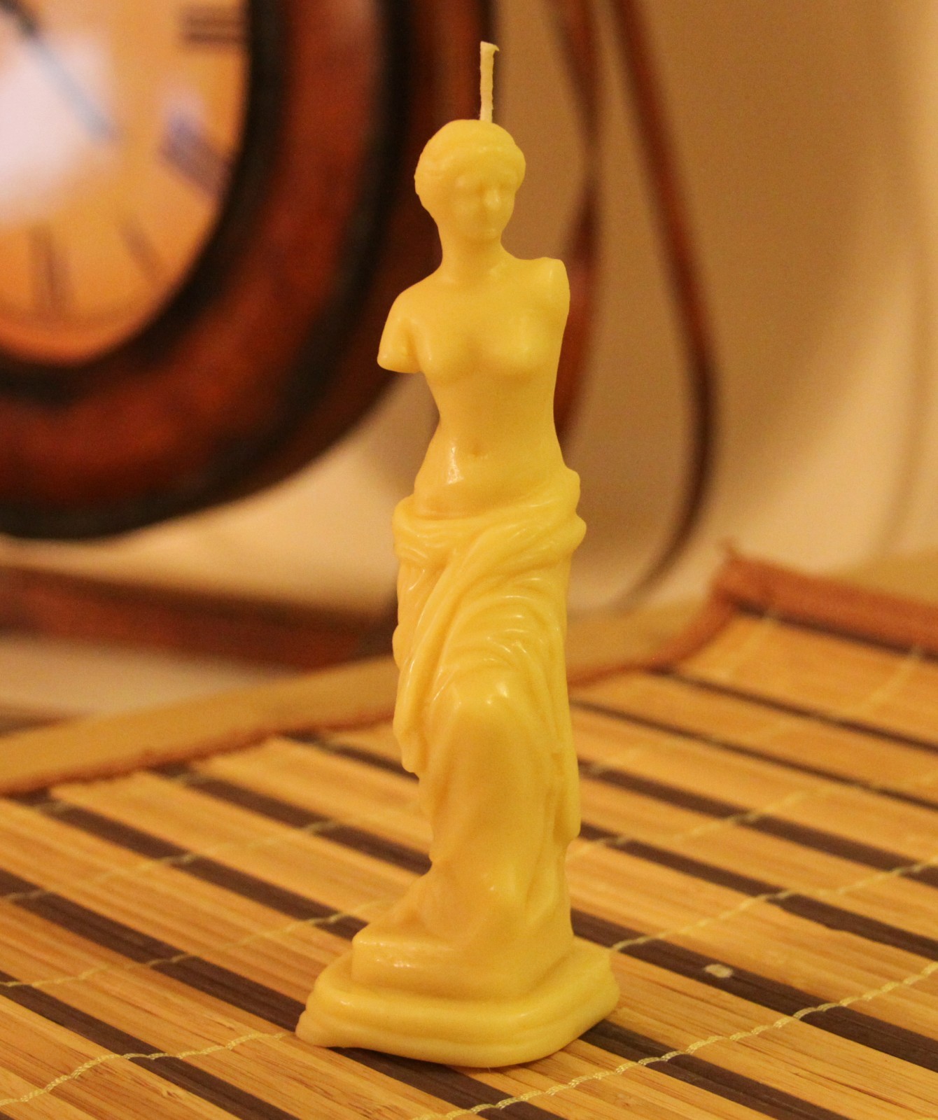 Handmade 100% Pure Beeswax Candle Venus De Milo 6″ Copy Cotton Wick