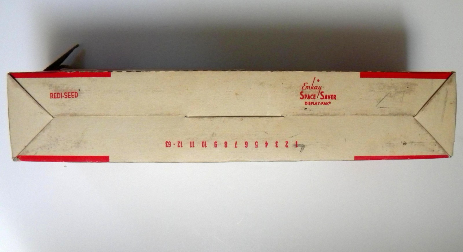 Emkay Tite-Fit Smokeless Dripless Odorless 12″ Taper Candles #6052 Box/12 (NOS)