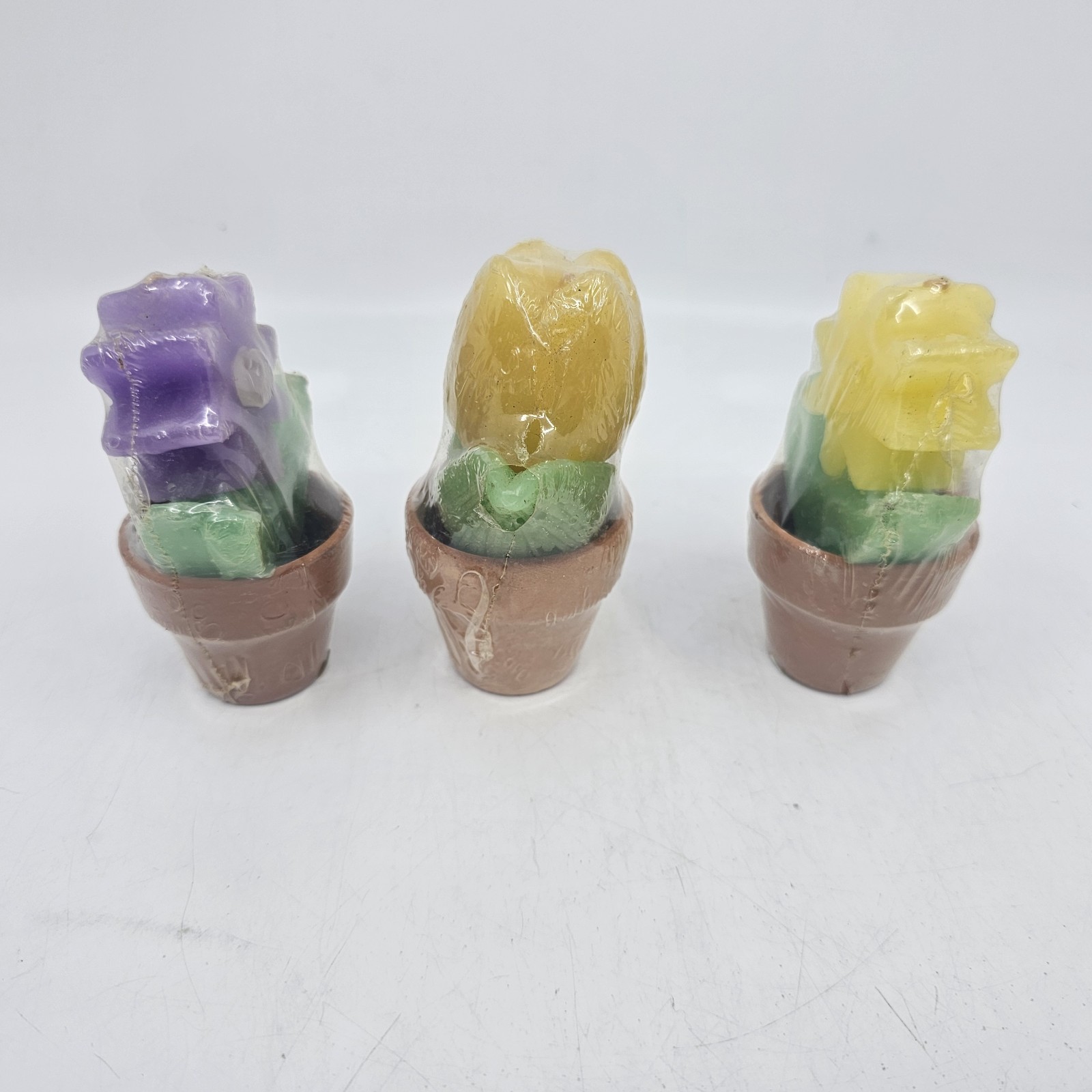Spring Mini Flower Candles in Terracotta Pot Decor Rose Daisy Purple Yellow 3.75