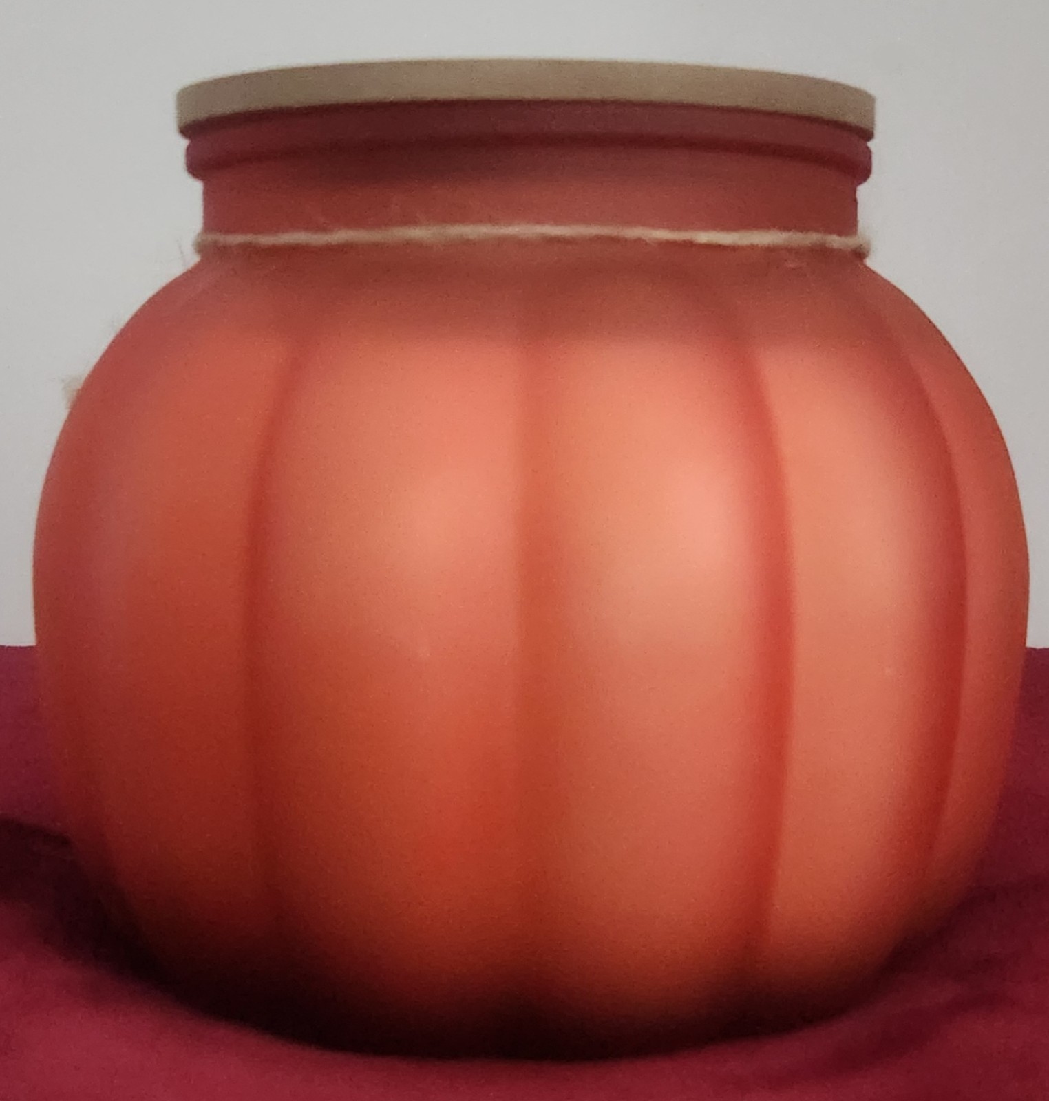 Autumn Fall Halloween Thanksgiving 36oz Candle W/ Wood Lid Pumpkin & Sage. READ
