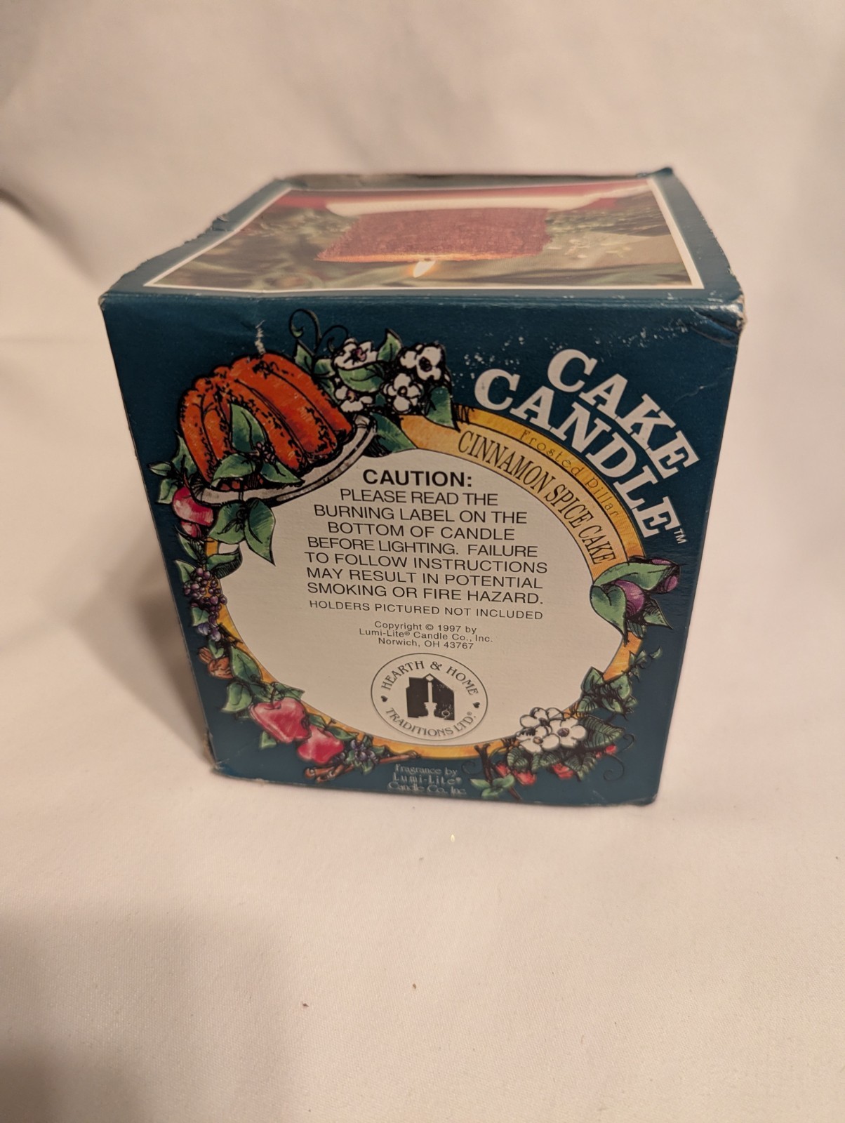 NIP vintage Cinnamon Spice cake candle, Lumi-Lite, Hearth & Home Traditions Ltd.