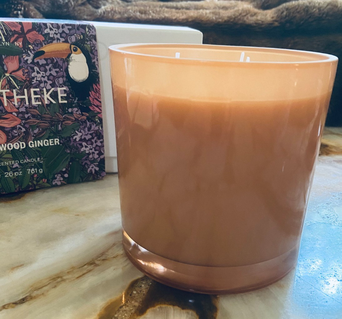 APOTHEKE~Cedarwood Ginger~Scented Candle~120-140 Hours~3 Wicks~26oz/761g~NEW