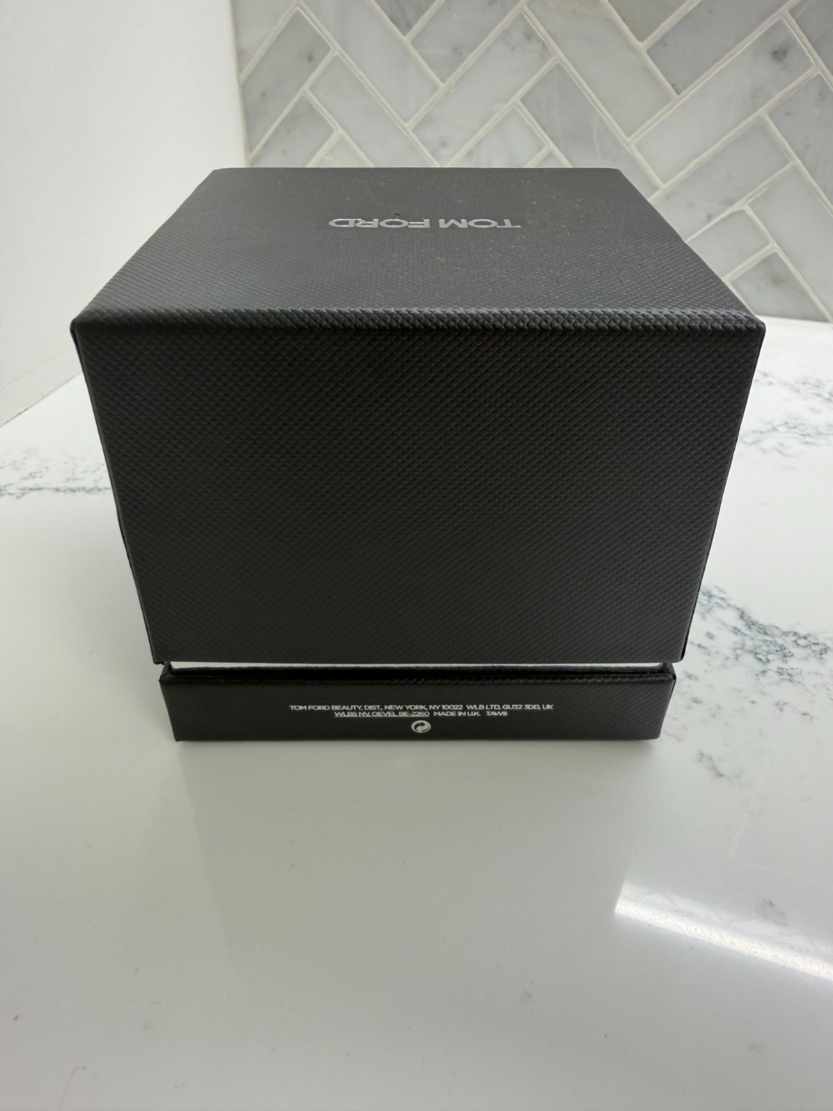 Tom Ford Oud Wood Candle, Full Size 2.25in/5.7cm, New Authentic