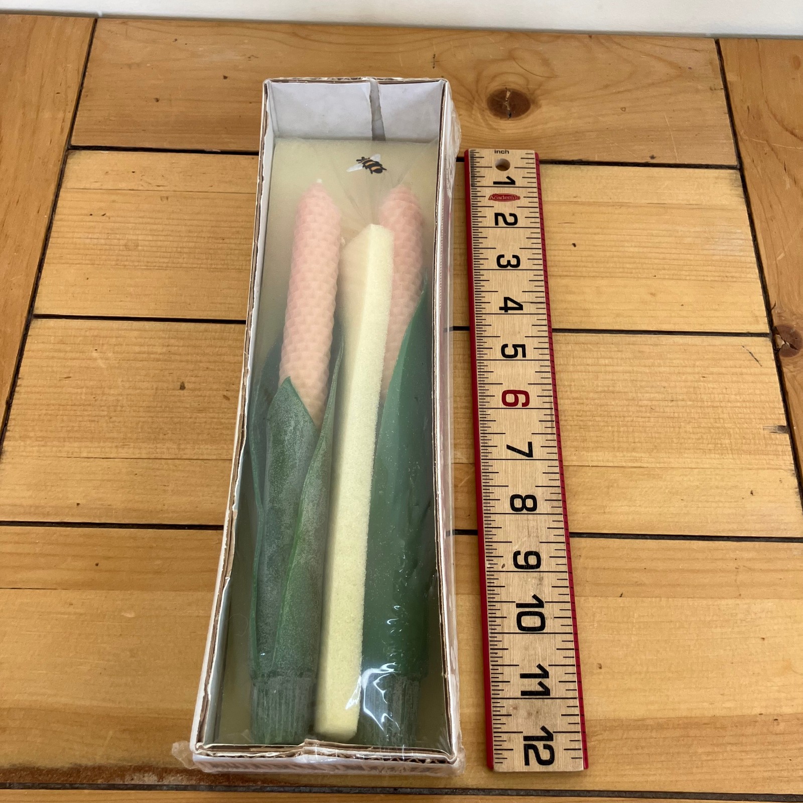 Hand Rolled Pure Beeswax Taper Candles Artisan Made in Canada Pink/Green 10″