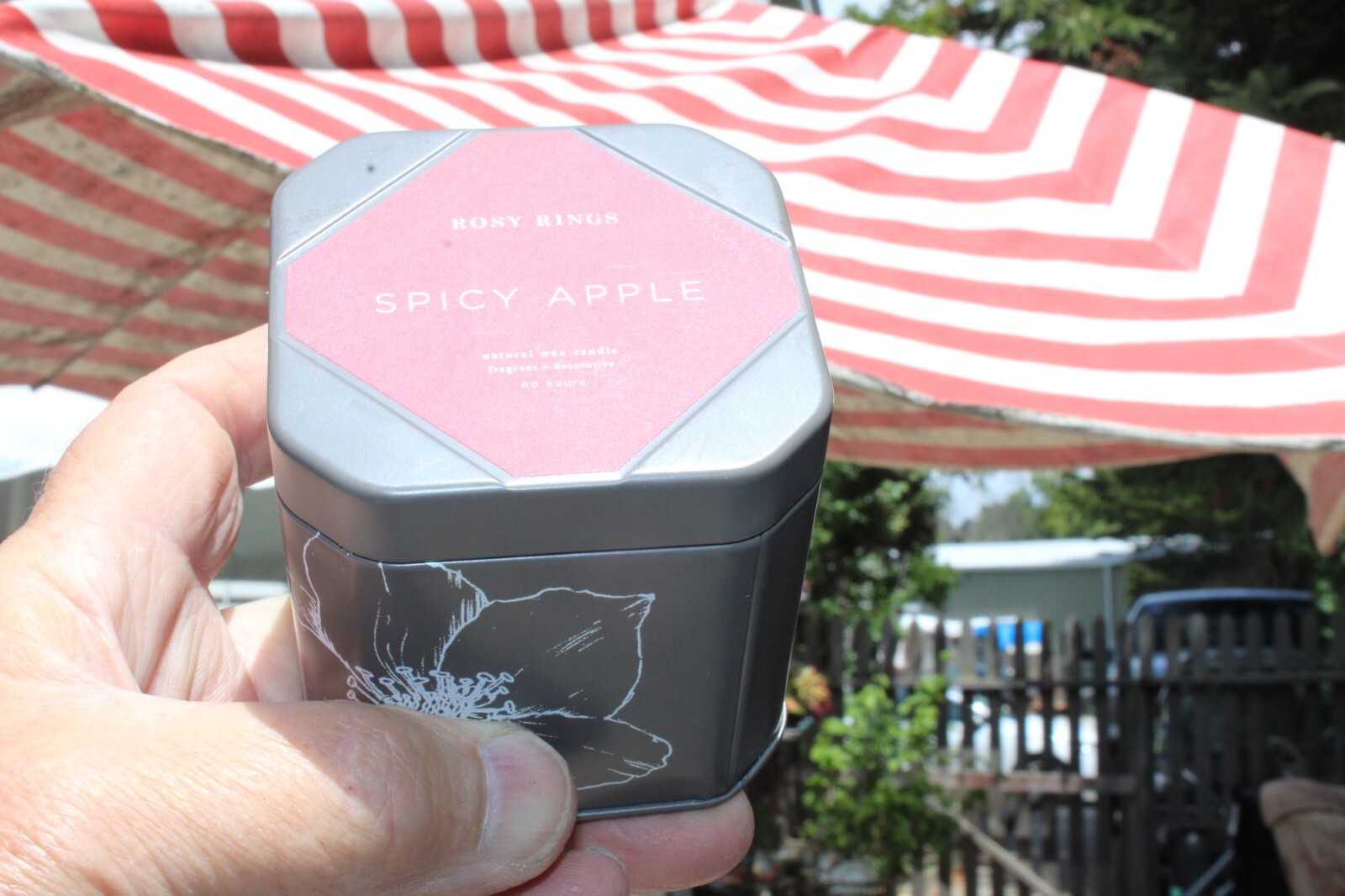 Rosy Rings Botanical Signature Travel Tin Candle – Spicy Apple – Lrg. 8.4 oz