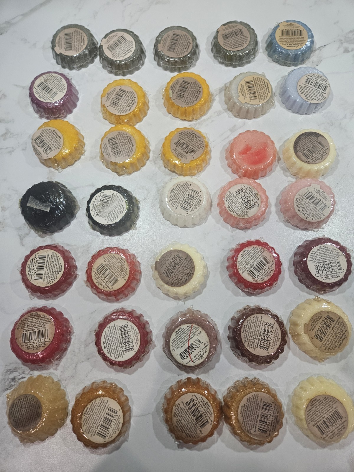 NEW LOT OF 35 YANKEE CANDLE WAX MELTS MIXED LOT
