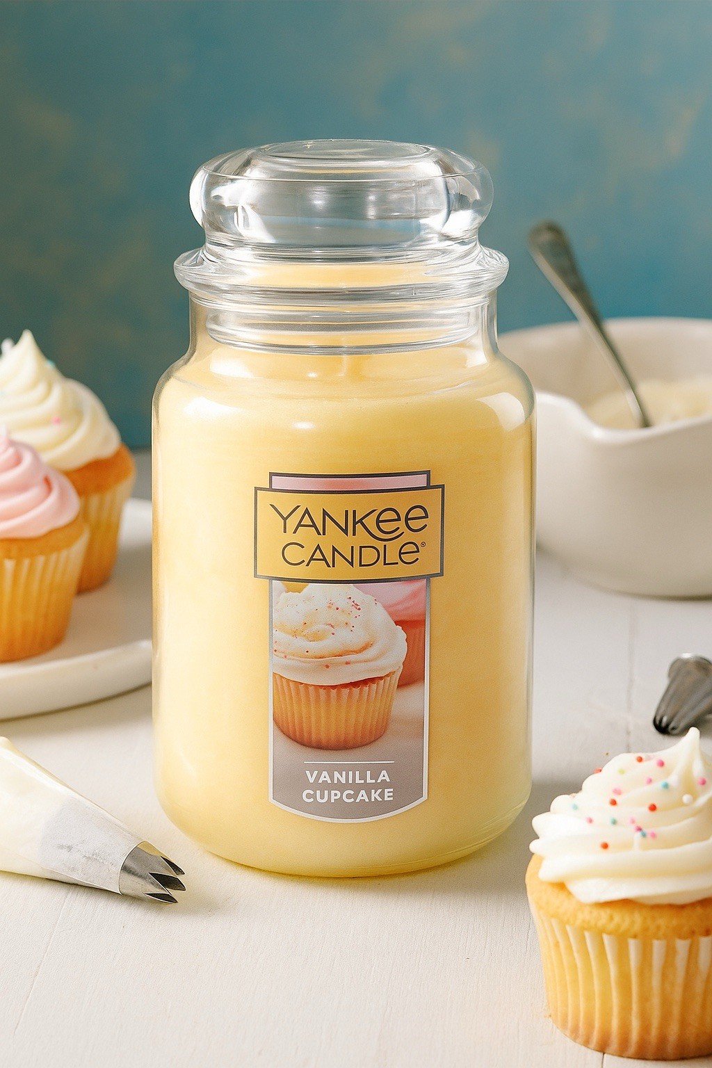 Yankee Candle Vanilla Cupcake Large Jar Candle 22 Oz Brand New HTF! 🧁