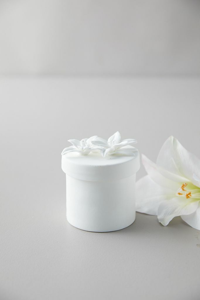 Anthropologie terrain Candle ROSY RINGS Porcelain LILY Flower Sculpted Lid NWT