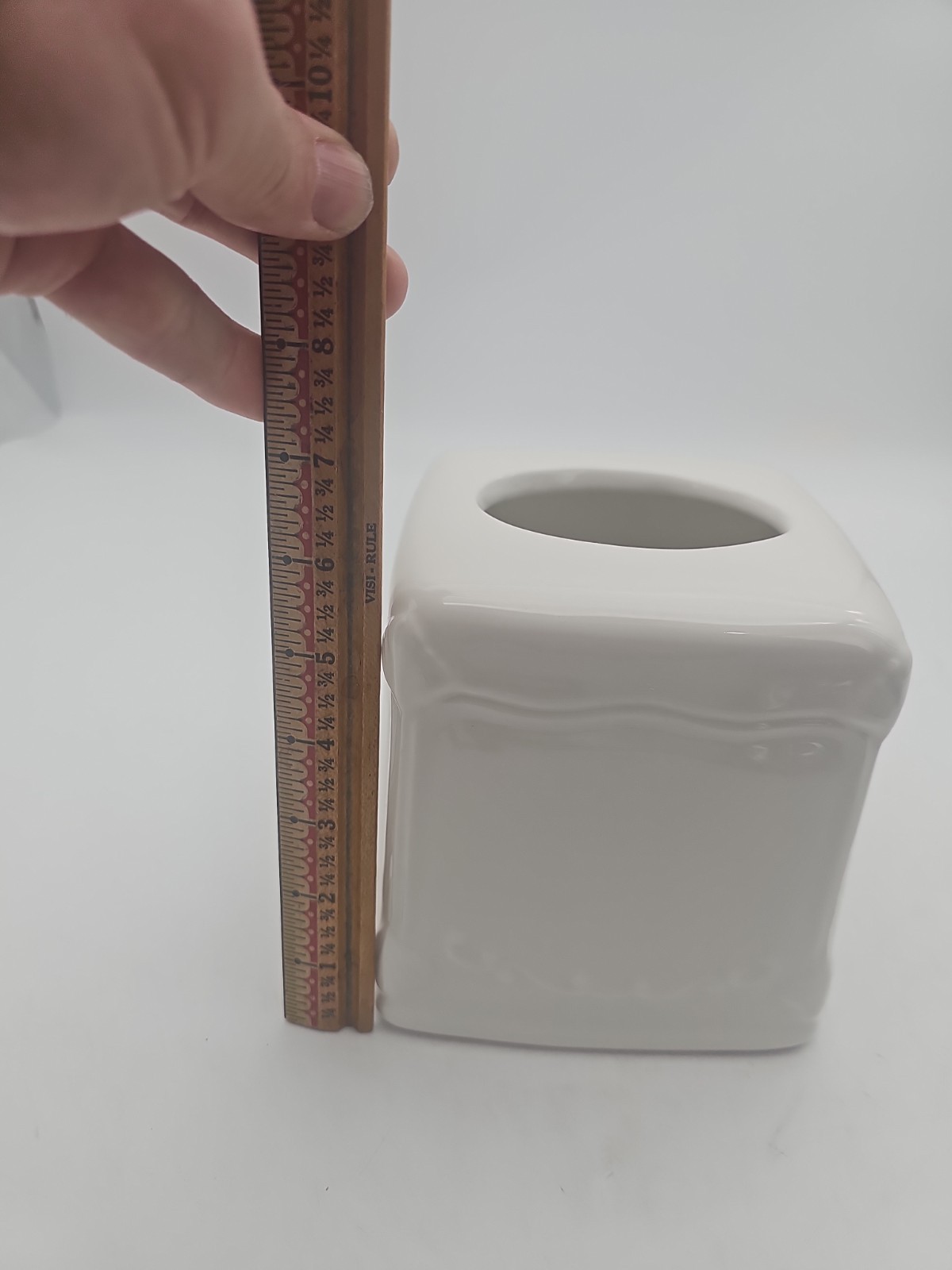 The Rosie Tissue Vessel Ceramic Tissue Holder