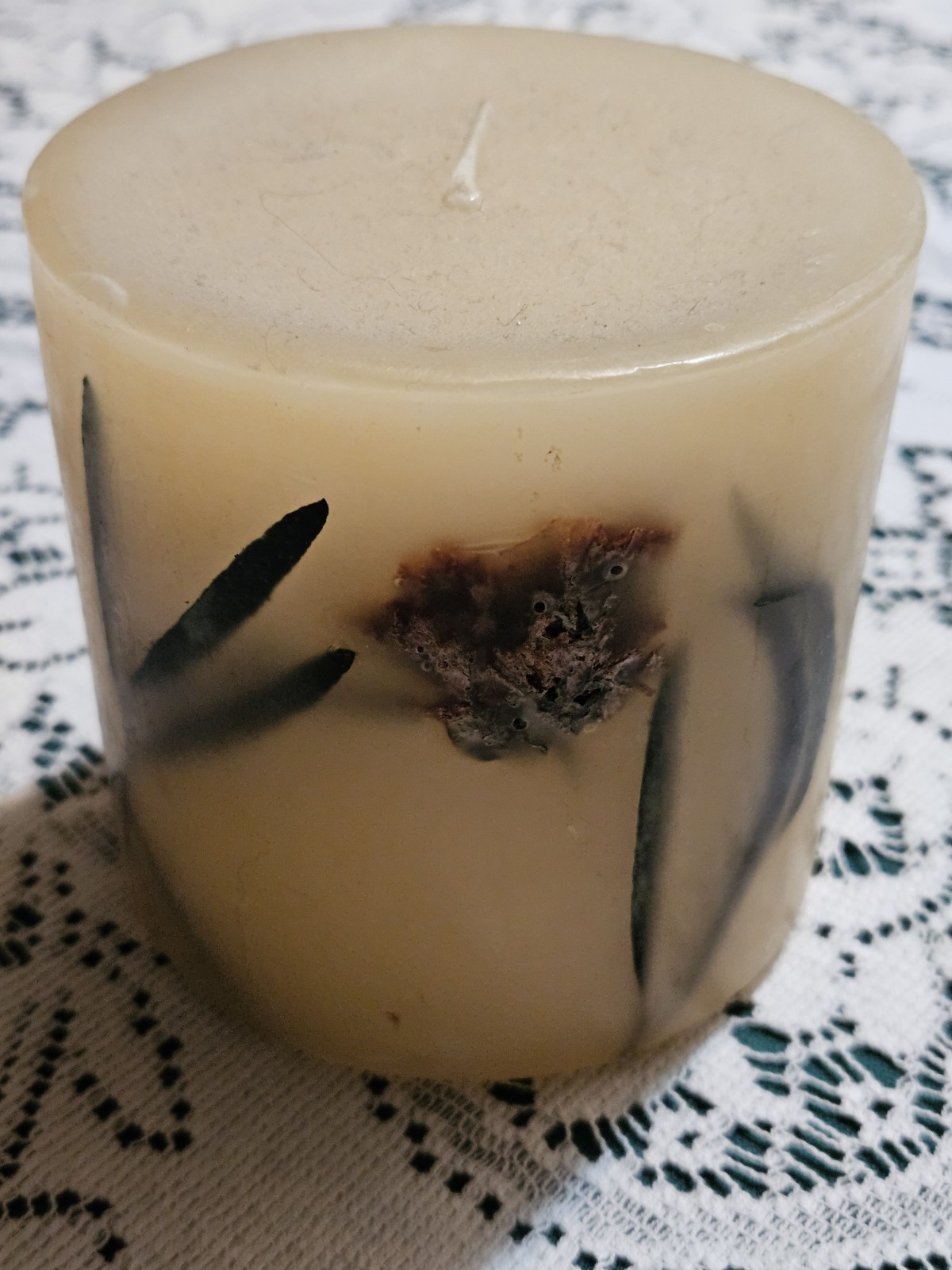 Claires Garden Botanical Candle With Flowers And Floral Stems Vintage