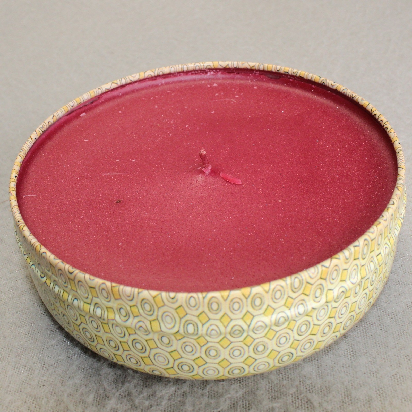 Hallmark Scented Candle Tin Red Mulberry Botanical Berry Round Decorative 6oz