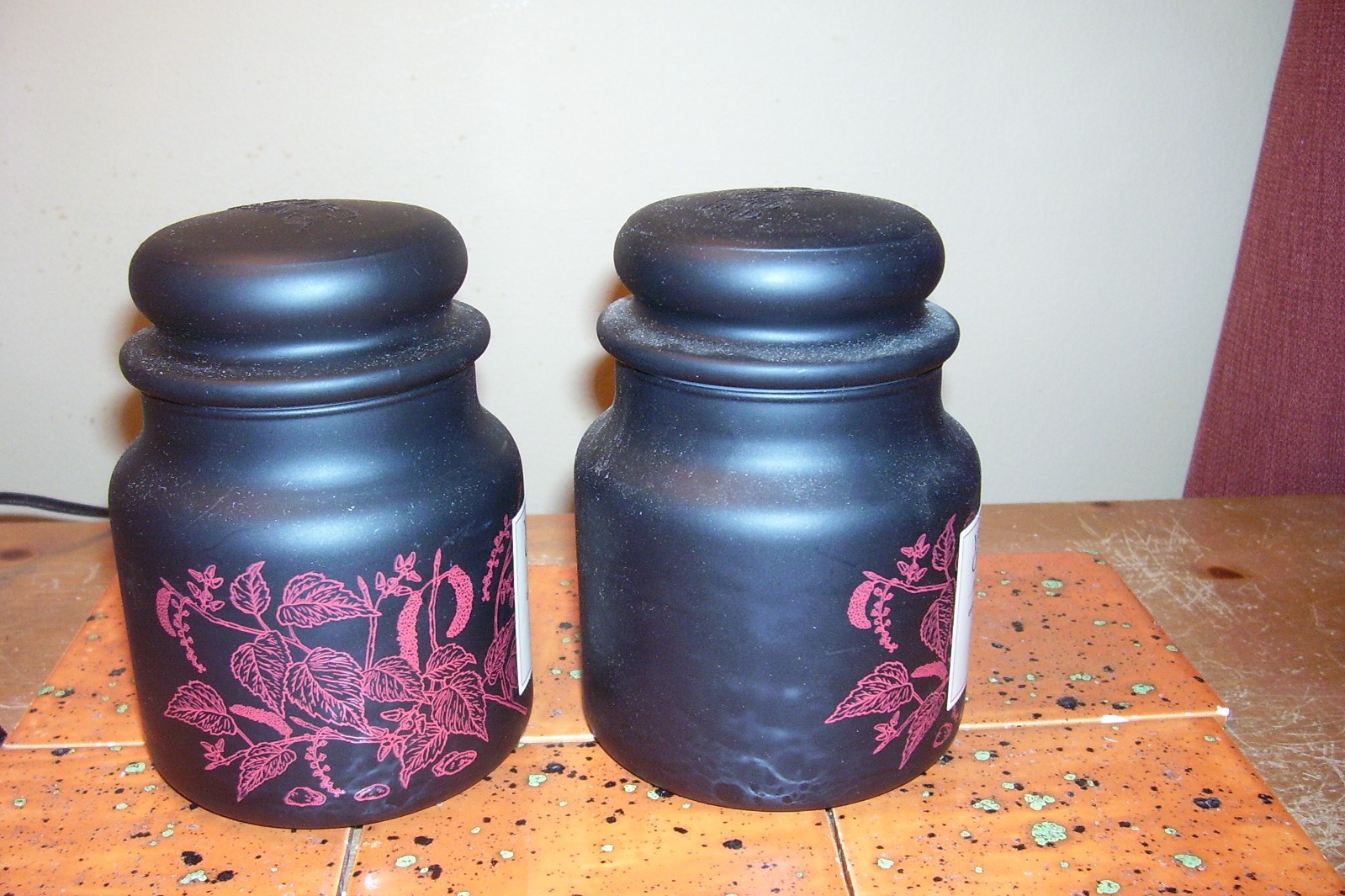 yankee candle 2-14.5oz JARS GOLDEN AMBER-BLACK JARS-RED ETCHING-REMOVABLE LABEL