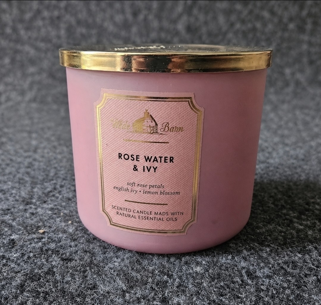 Bath & Body Works White Barn Rose Water & Ivy 3 Wick Candle 14.5oz