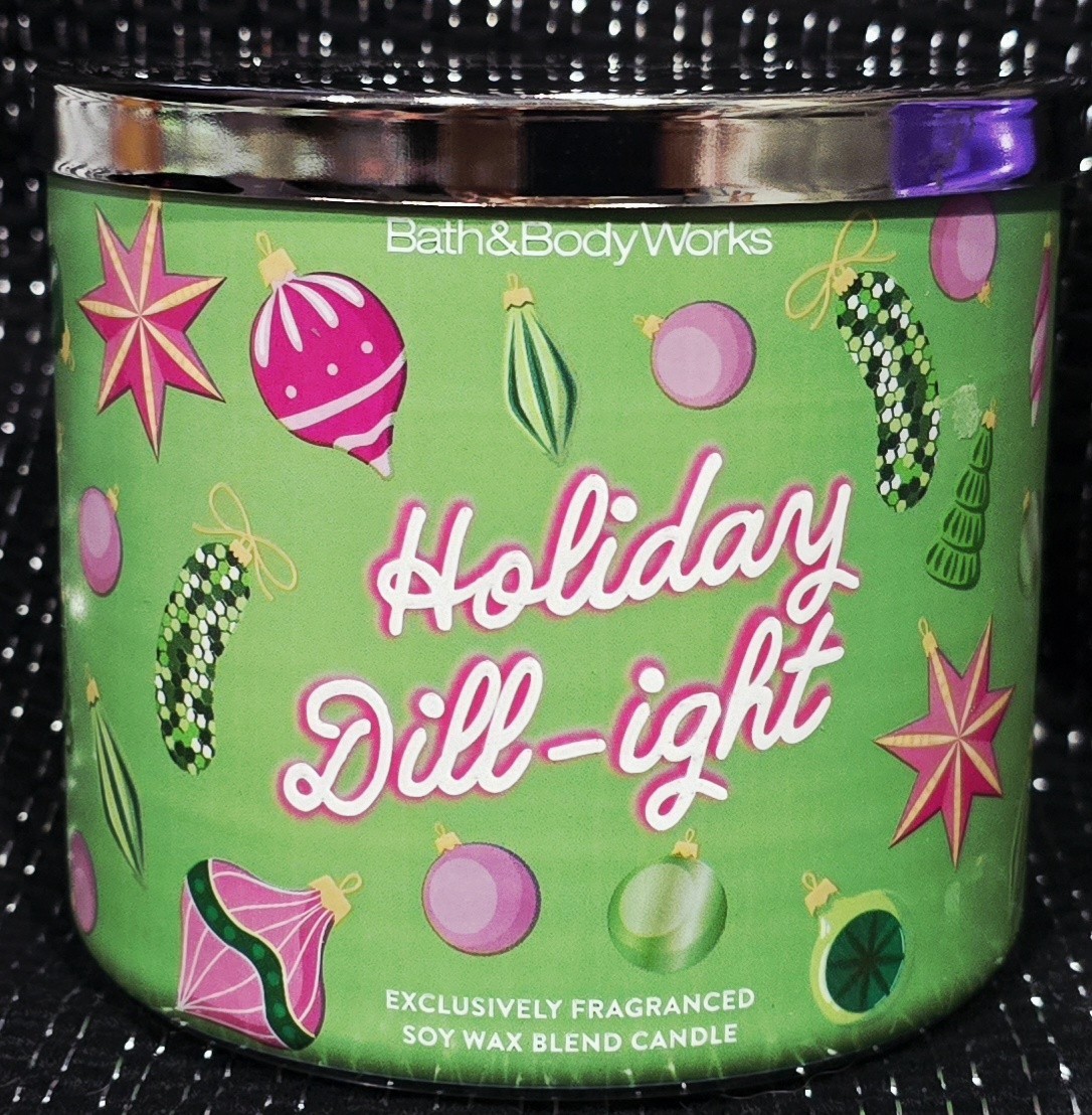 ALL NEW Holiday Dill-ight Green PICKLE 3-Wick Candle 25-45 HRS Bath & Body Works