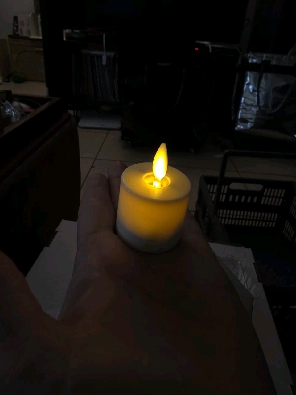 Set of 4 Luminara Flameless Tea Lights with Moving Wick Remote & Timer 1.4″ X 2″