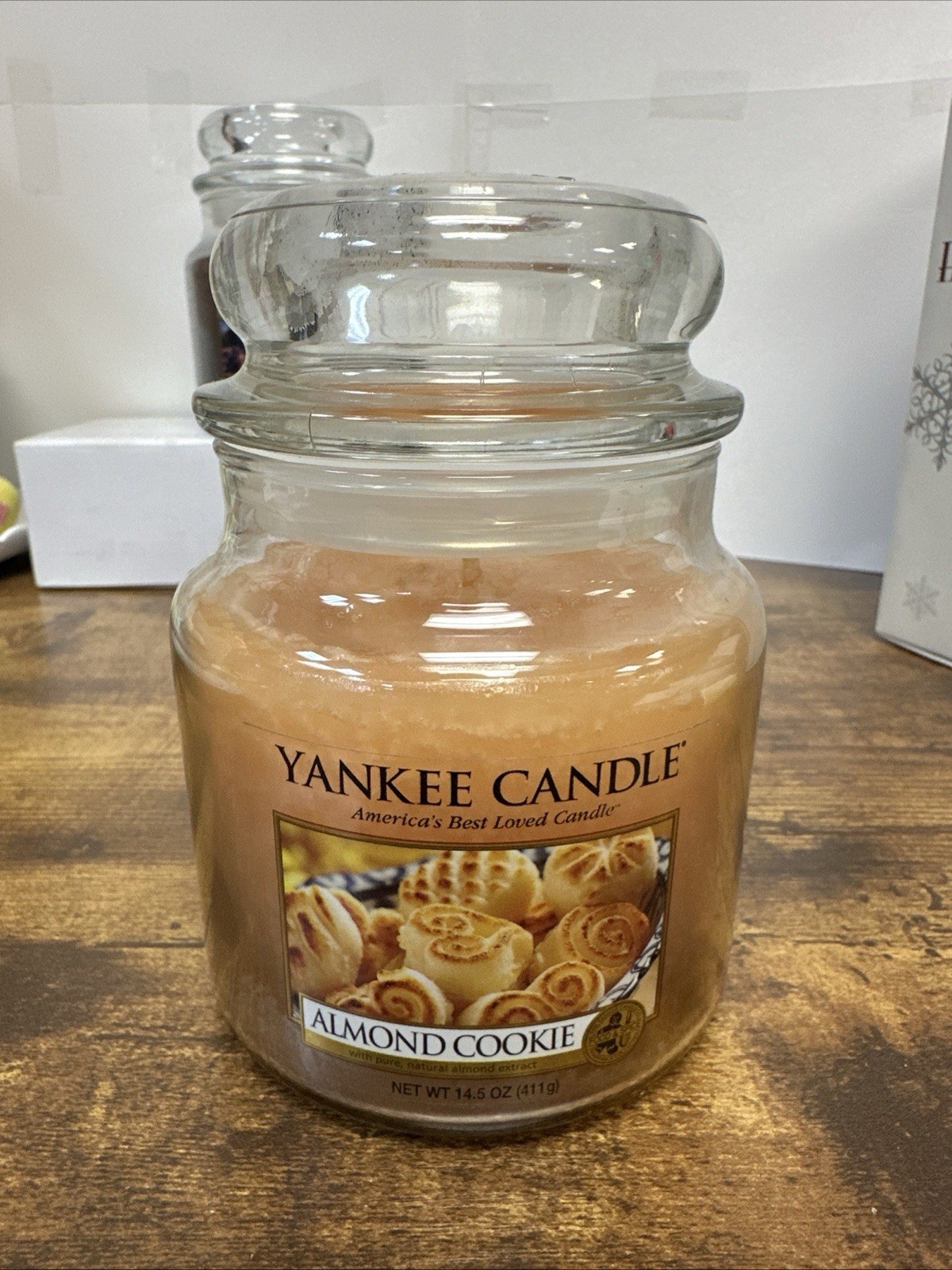 Yankee Medium Jar Candle 14.5oz Almond cookie (bx2)