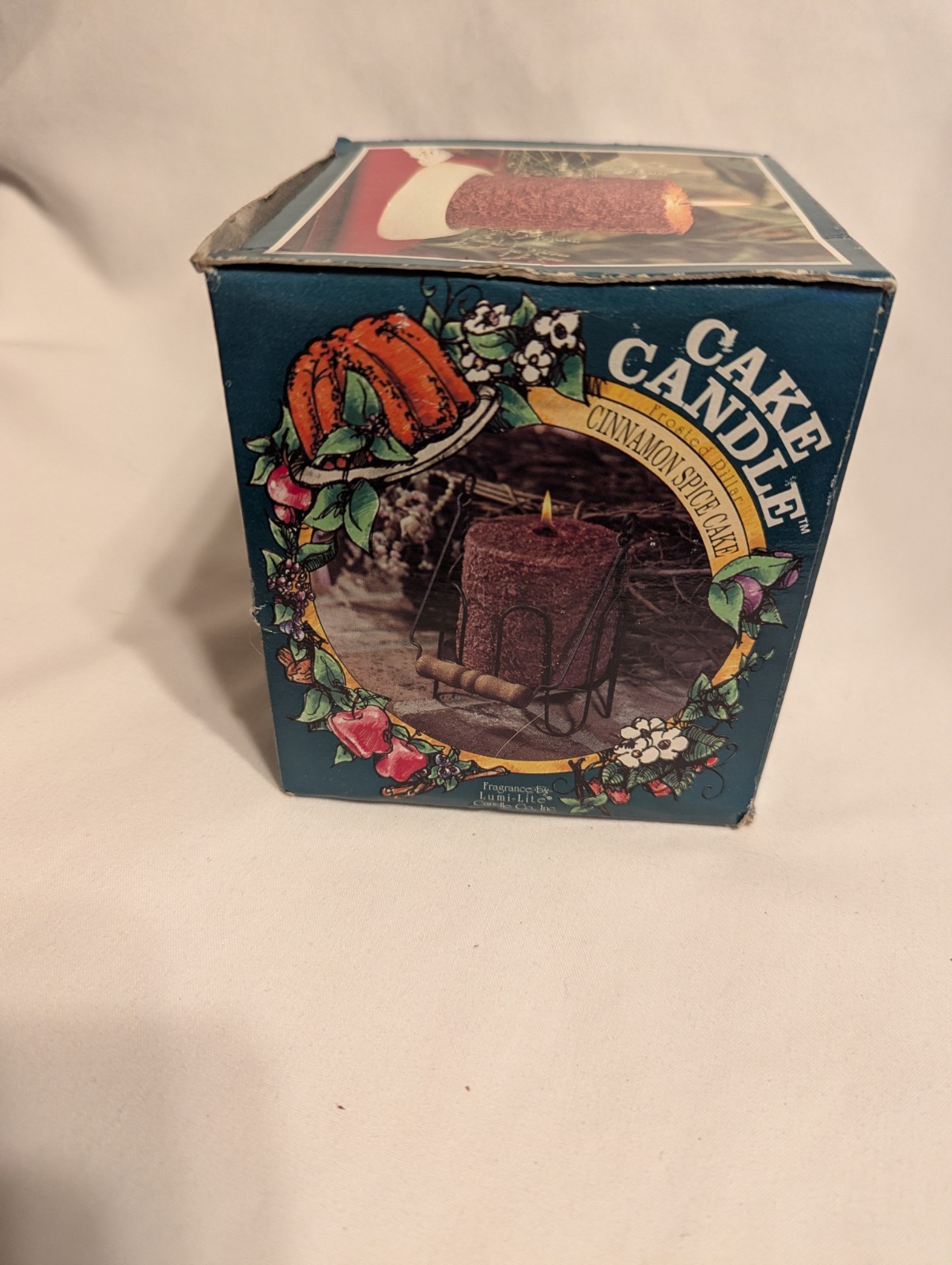 NIP vintage Cinnamon Spice cake candle, Lumi-Lite, Hearth & Home Traditions Ltd.